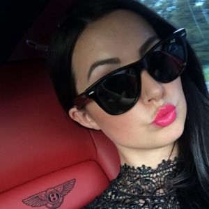 Meet your Posher, Courtney